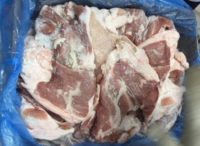 Thịt lợn ngoại và hải sản: Giảm giá sâu trước Tết