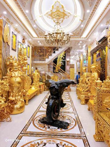 8. Căn nhà dát vàng ở Cần Thơ thu hút đông đảo du khách đến tham quan vì lí do gì?